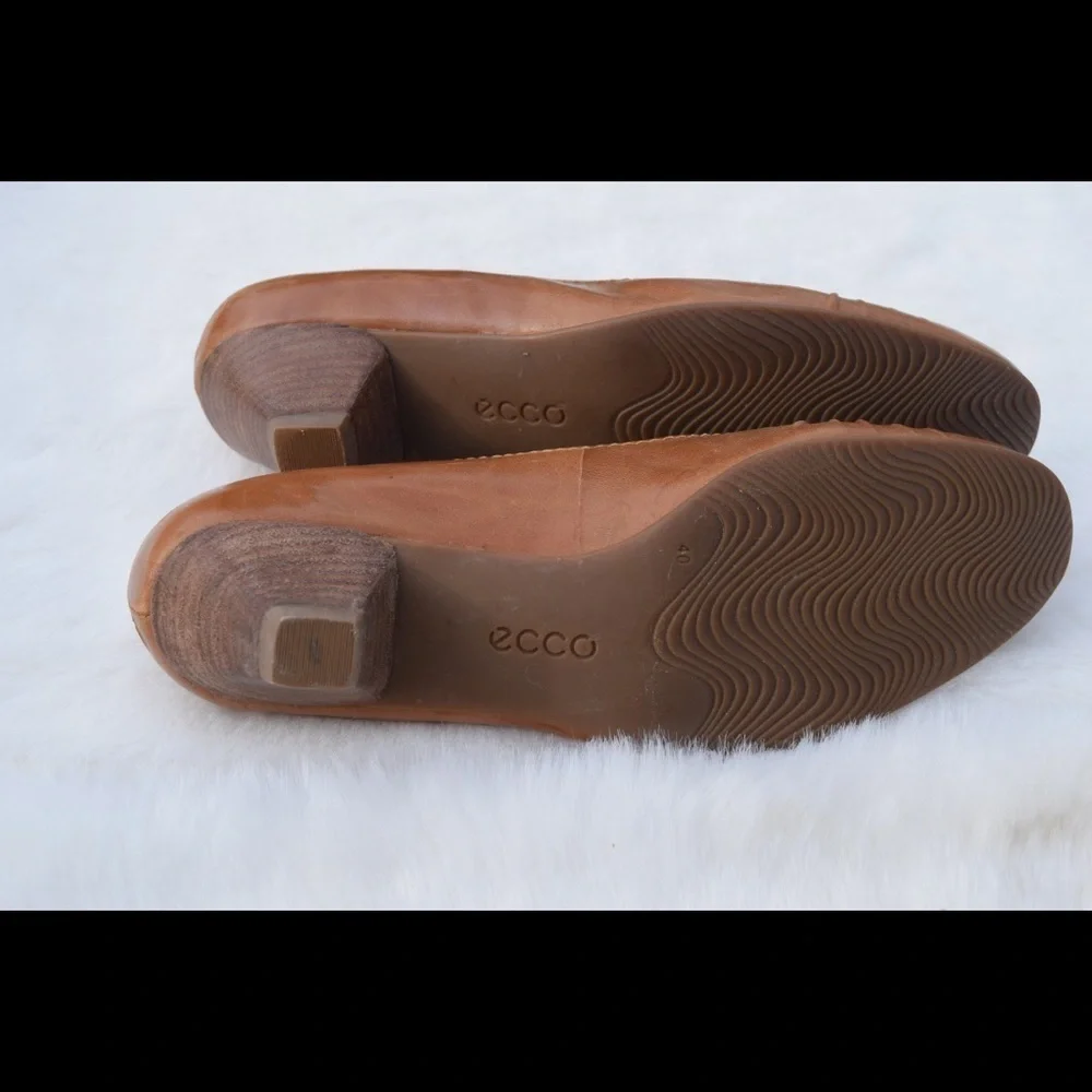 Ecco leather pumps